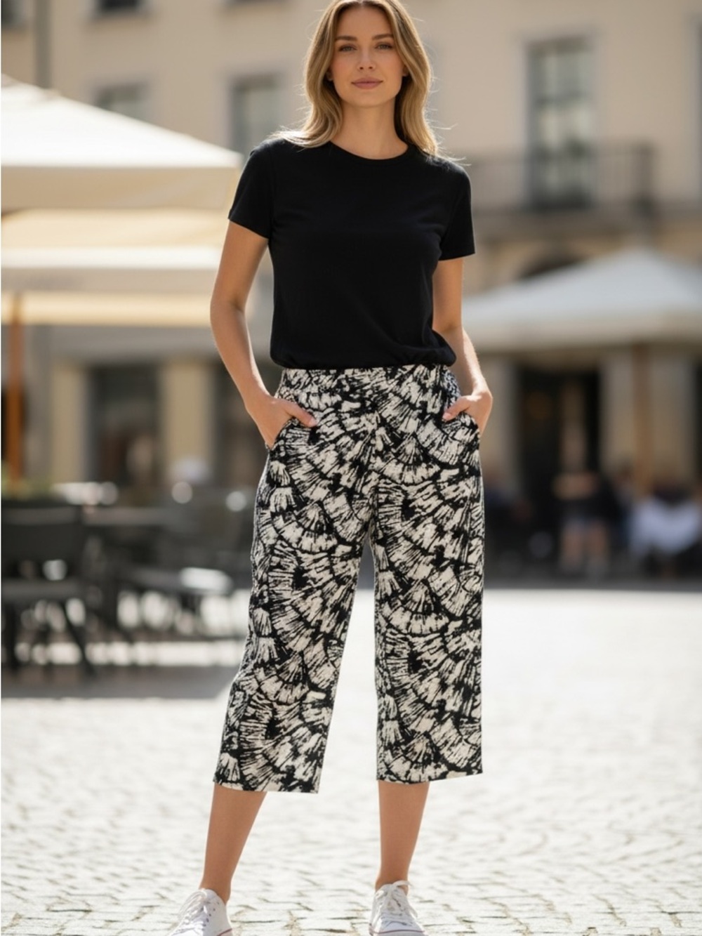Madison Capri Pants Womens Size 14 Black White Print Mid-Rise Pockets Cotton